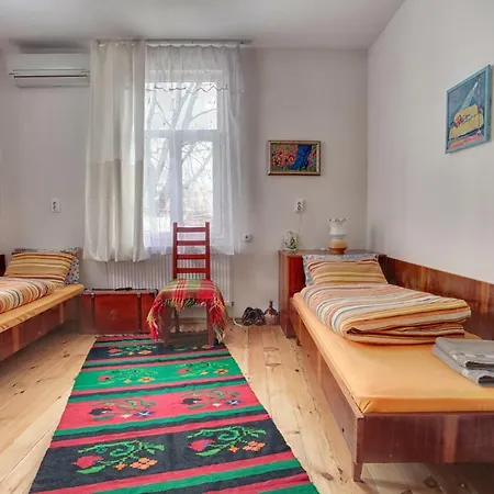 Retro & Friendly Old Town House With A Garden Dom wakacyjny *