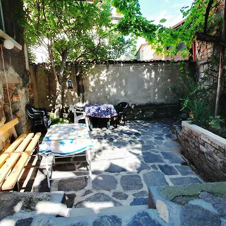 Σπίτι διακοπών Retro & Friendly Old Town House With A Garden *